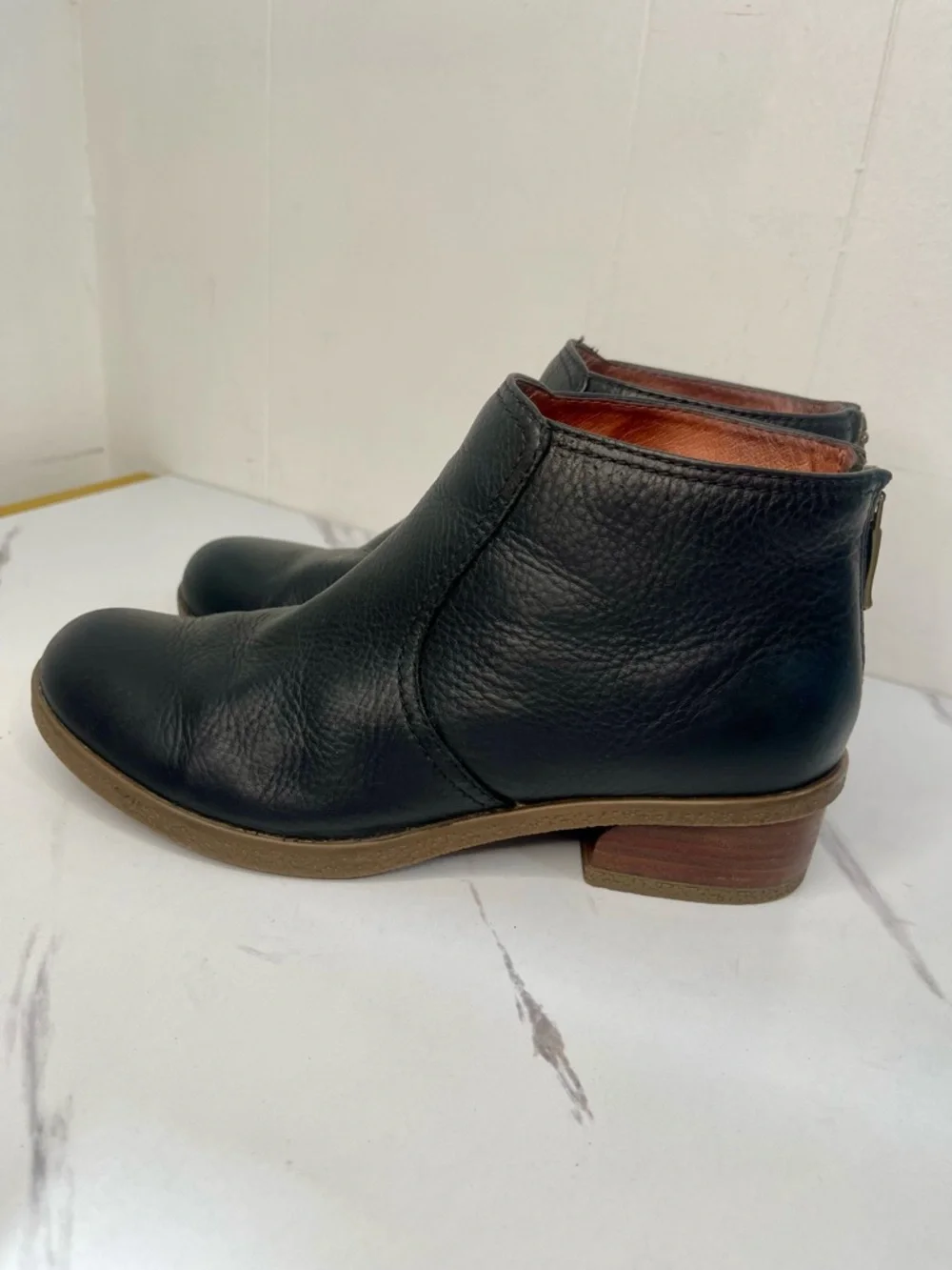 Dansko Becki waterproof ankle bootie in black leather 38 / 7.5-8 US SZ